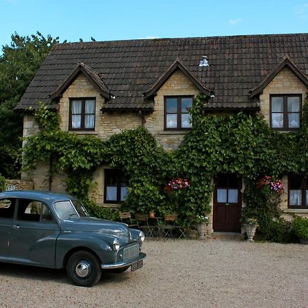 Fosse Farmhouse Holiday Cottages Chippenham  Eksteriør billede