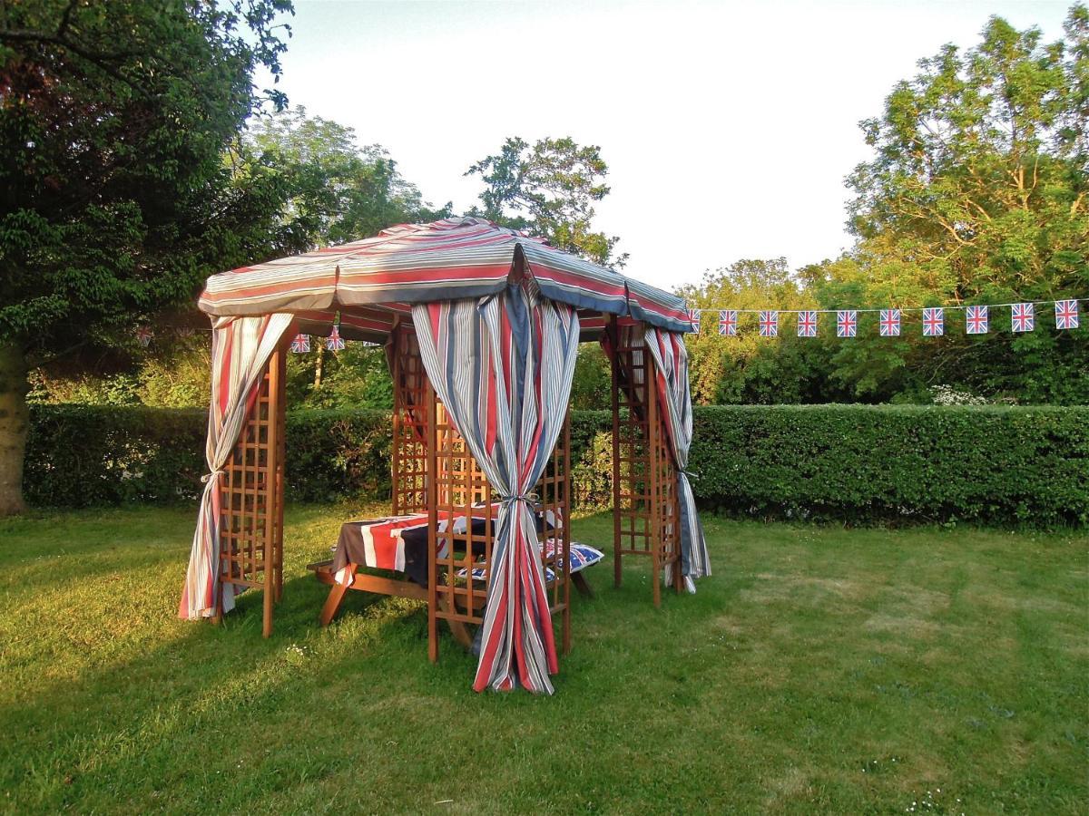 Fosse Farmhouse Holiday Cottages Chippenham  Eksteriør billede